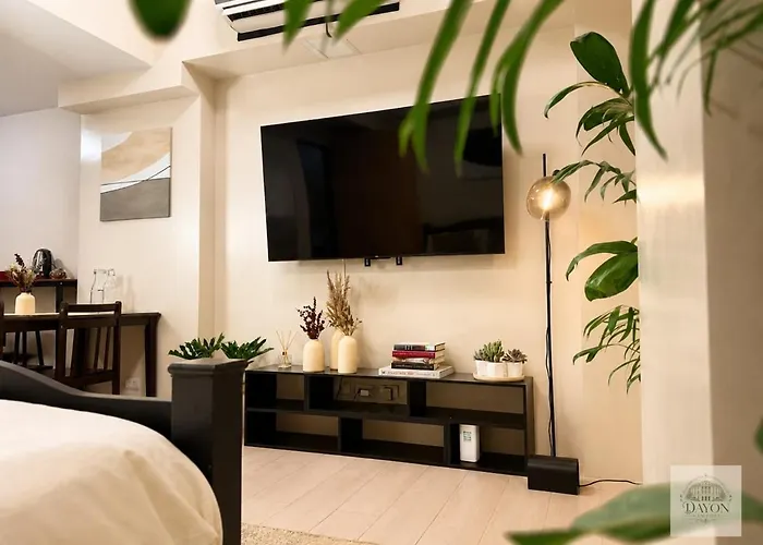 Stylish Retreat Near Naia Terminal 3 Apartamento *