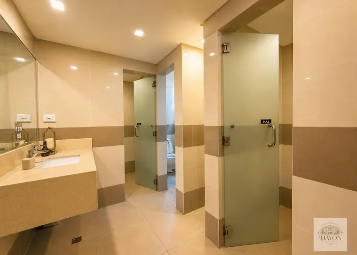 Stylish Retreat Near Naia Terminal 3 Apartamento